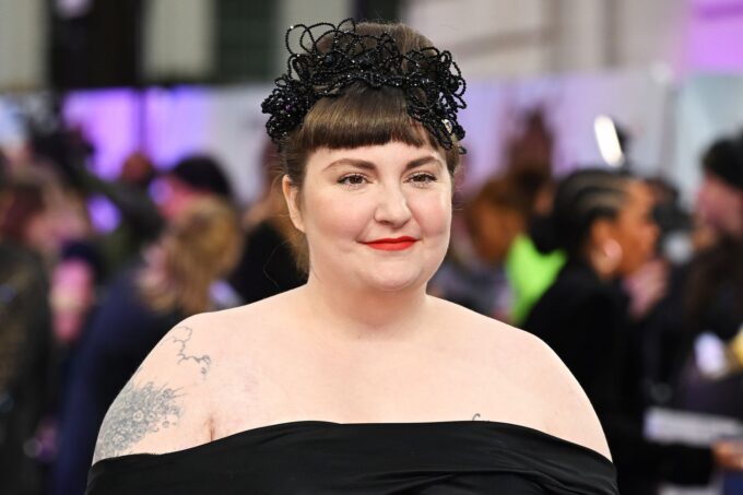 8-celebrities-with-endometriosis-lena-dunham