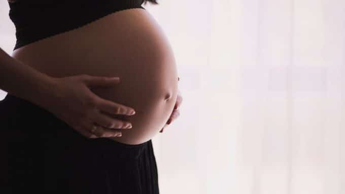 mujer-embarazada-cuidados-prenatales-dieta-anemia