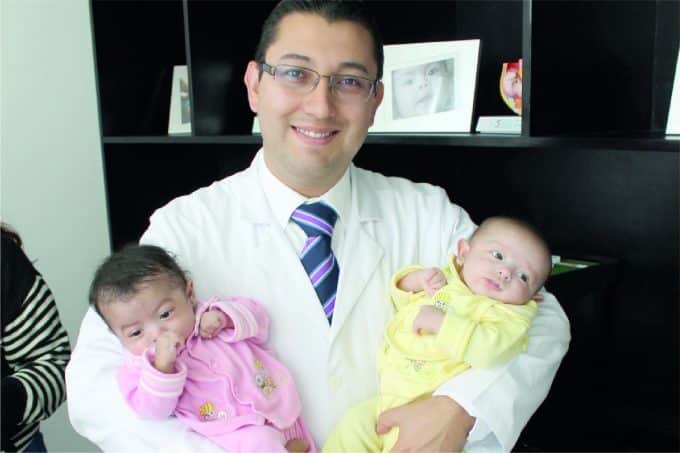 ingenes-leon-dr-giovanni-with-ivf-babies